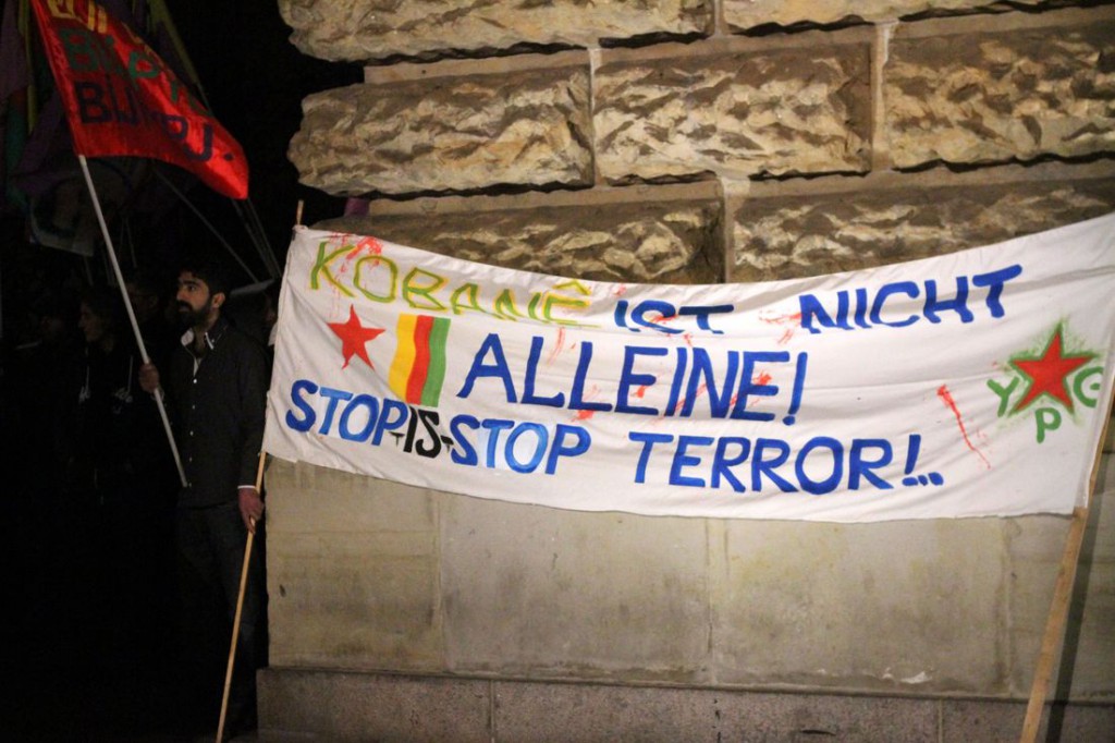 Solidarität mit den Bewohnern von Kobane und Forderung nach Eingreifen der Internationalen Gemeinschaft.